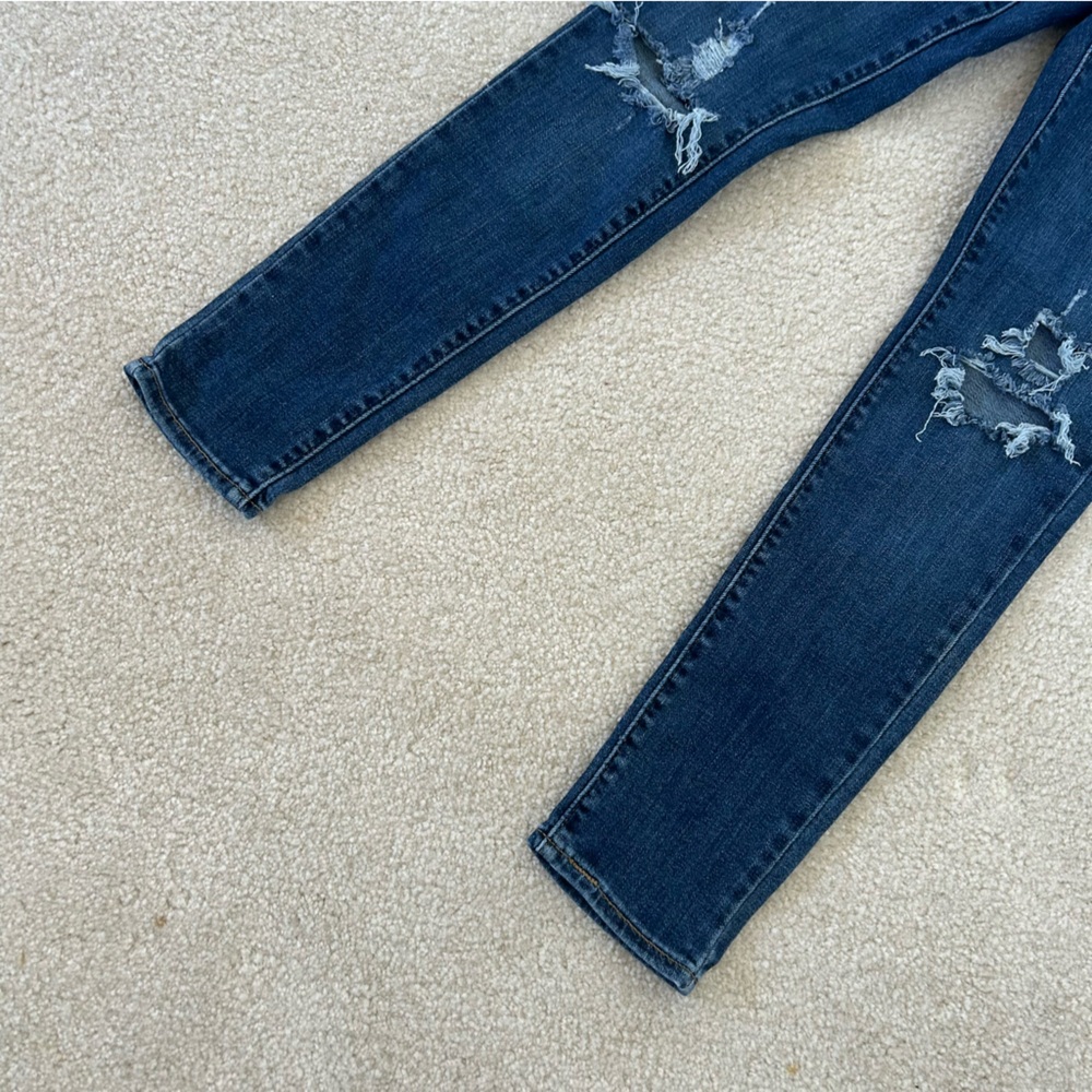 Levi’s Ripped Jeans - Picture 8 of 16